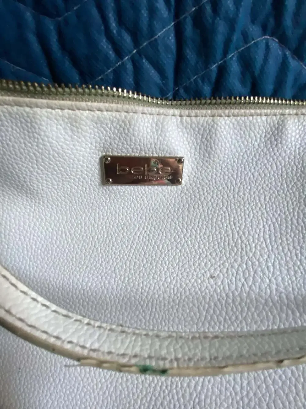 Bebe Los Angeles Ivory Pebbled Faux Leather Wristlet Clutch
